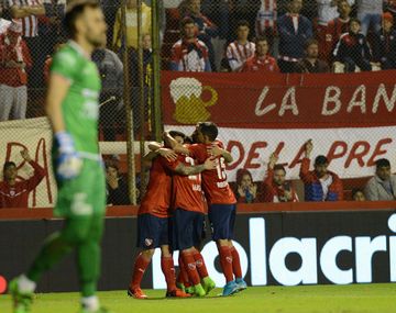 El festejo del gol de Rigoni