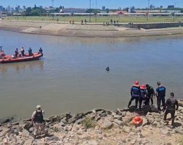 Hallaron sin vida a un hombre que se tiró al Río de la Plata a la altura de la Costanera
