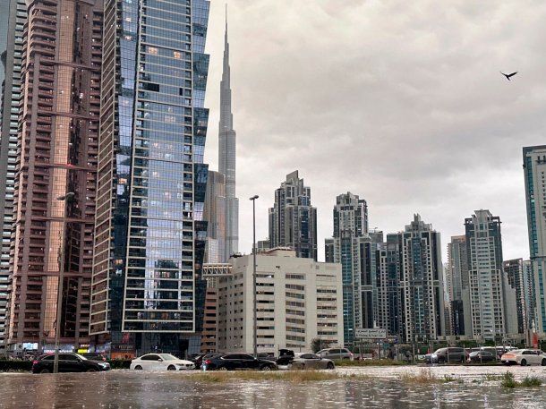 Inundación en Dubái por lluvias torrenciales
