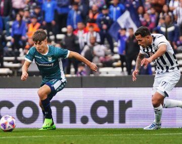 Talleres goleó 3-0 a Gimnasia en el Bosque y comenzó con el pie derecho