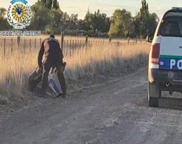 Insólito: se disparó a sí mismo por accidente al bajarse de un taxi y quedó detenido