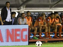 Marcelo Gallardo en el banco de suplentes
