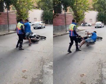 VIDEO: Un agente de tránsito golpeó violentamente a un taxista