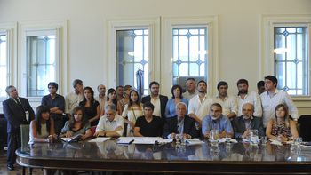 el fpv pidio suspender el pago de contratos de dolar futuro el fpv pidio suspender el pago de contratos de dolar futuro