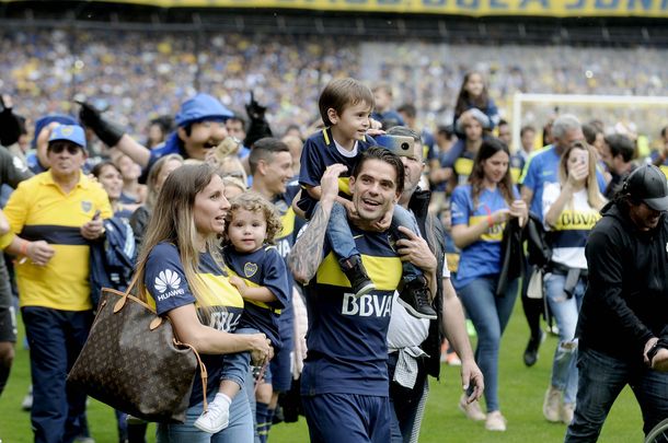 El volante y emblema de Boca