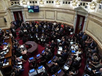 El Senado rechazó las condiciones que había pedido Cristina para allanar sus casas
