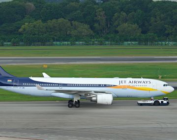 No se sabe por qué se pelearon, pero de repente estaban los dos afuera de la cabina