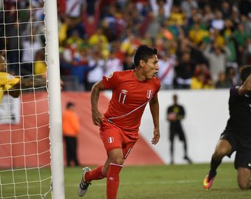 Me pegó en el muslo