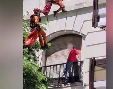 Recoleta: un hombre de unos 50 años sufrió una crisis e intentó quitarse la vida