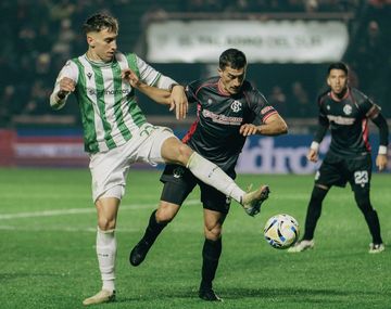 Barracas Central venció a Banfield en el sur y es líder de su zona