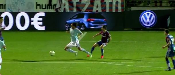 La gran Delfino: un árbitro dio marcha atrás tras cobrar un penal en España