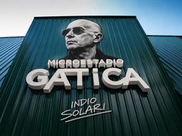 ya empezo a llegar la gente a darle el adios a indio solari: como ir al velorio en el polideportivo gatica ya empezo a llegar la gente a darle el adios a indio solari: como ir al velorio en el polideportivo gatica