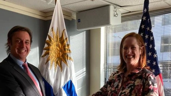 La embajadora de Estados Unidos en Uruguay destacó la relevancia del sector TI local para las relaciones entre ambos países. La embajadora de Estados Unidos en Uruguay destacó la relevancia del sector TI local para las relaciones entre ambos países.