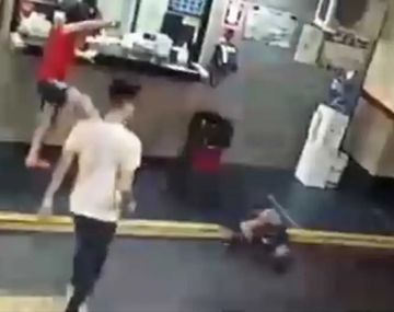 El encargado del garage prueba que Arturo no tuvo un bate de béisbol
