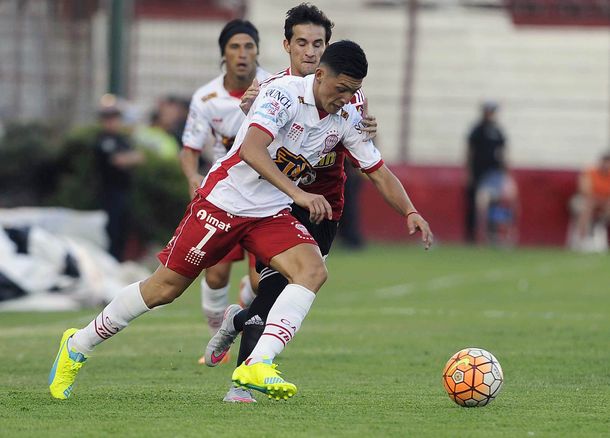Huracán perdió en Caracas, pero clasificó por el gol de visitante