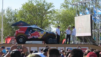 peugeot llego a tecnopolis en su vuelta al dakar peugeot llego a tecnopolis en su vuelta al dakar