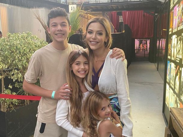 El insólito pedido que le hizo un colegio a Evangelina Anderson para inscribir a sus hijos