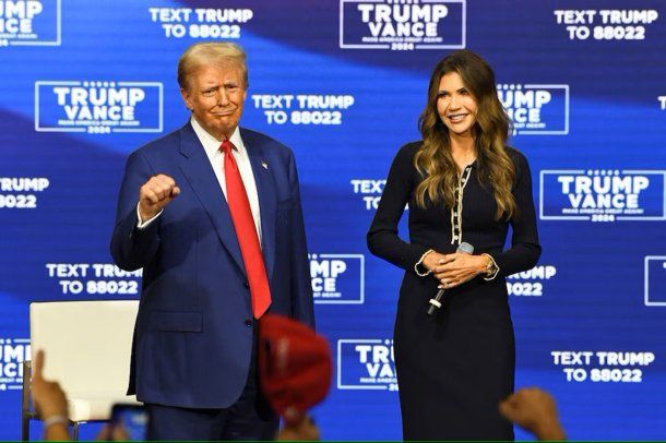 Donald Trump y Kristi Noem. Donald Trump y Kristi Noem.