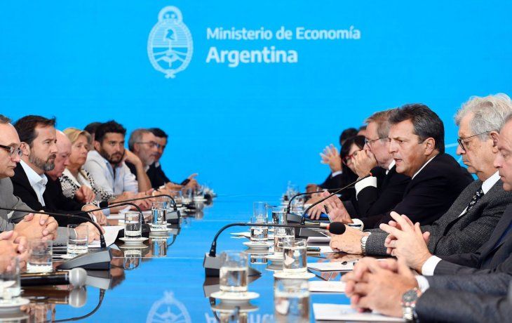 Amplio apoyo de distintos sectores al dólar agro anunciado por Sergio Massa