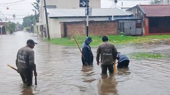 temporal en corrientes: cientos de evacuados y localidades bajo el agua temporal en corrientes: cientos de evacuados y localidades bajo el agua