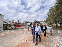 El presidente Lacalle Pou presenció la inauguración de Cementos Artigas y se refirió a la relación con Lula y sus intenciones en su próxima visita. El presidente Lacalle Pou presenció la inauguración de Cementos Artigas y se refirió a la relación con Lula y sus intenciones en su próxima visita.