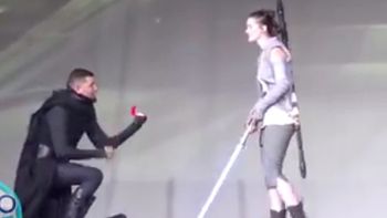 Actuaban una escena de Star Wars y le pidió casamiento Actuaban una escena de Star Wars y le pidió casamiento