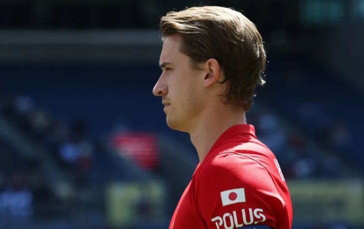 El capitán de Urawa pidió disculpas tras ignorar a los jugadores de River en el saludo