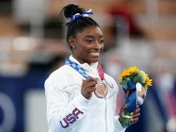 Simone Biles volvió a competir en Tokio 2020 y ganó el bronce en barra de equilibrio