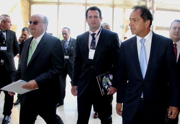 Industriales rechazan ciclos refundacionales: Son como el juego de la oca