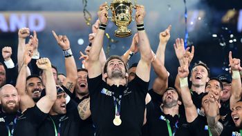 las mejores imagenes de los festejos de los all blacks tras ganar el mundial de rugby las mejores imagenes de los festejos de los all blacks tras ganar el mundial de rugby