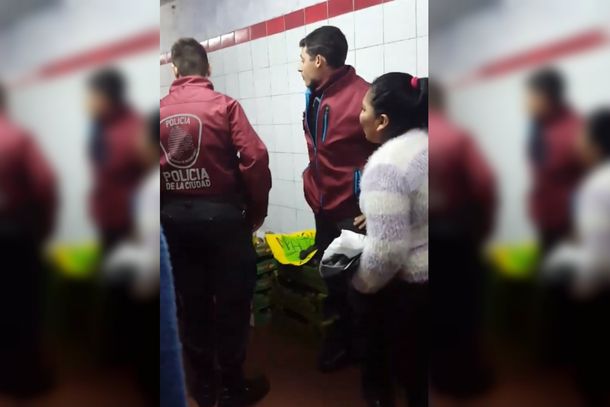 VIDEO: Vendía palta en el subte y la Policía se la incautó