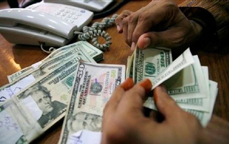 El dólar negro subió a $9,56 y el oficial cerró estable