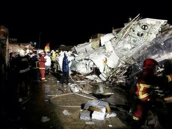Taiwán: al menos 50 muertos tras estrellarse un avión