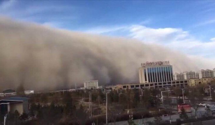 Una tormenta de arena se tragó una ciudad en China