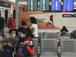 El Gobierno aclara que no está previsto ni en análisis el cierre de Ezeiza