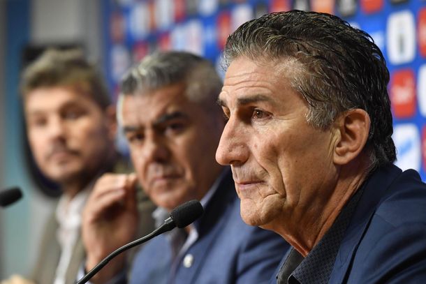 Bauza le dijo adiós a la Selección con una conferencia junto a Tapia y Tinelli