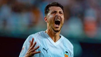 asi entrena guido rodriguez mientras espera el llamado de scaloni para el mundial asi entrena guido rodriguez mientras espera el llamado de scaloni para el mundial