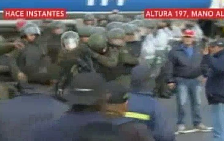 VIDEO: Así atacaron a la Gendarmería los colectiveros de la línea 60