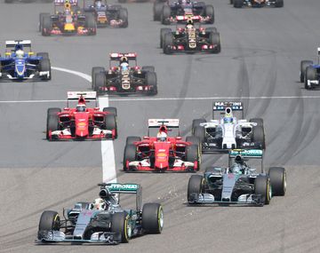GP de China: ganó Hamilton en una carrera dominada por los Mercedes