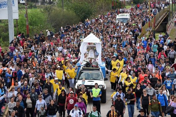 Miles de personas llegaron a San Nicolás por la celebración de la Virgen del Rosario