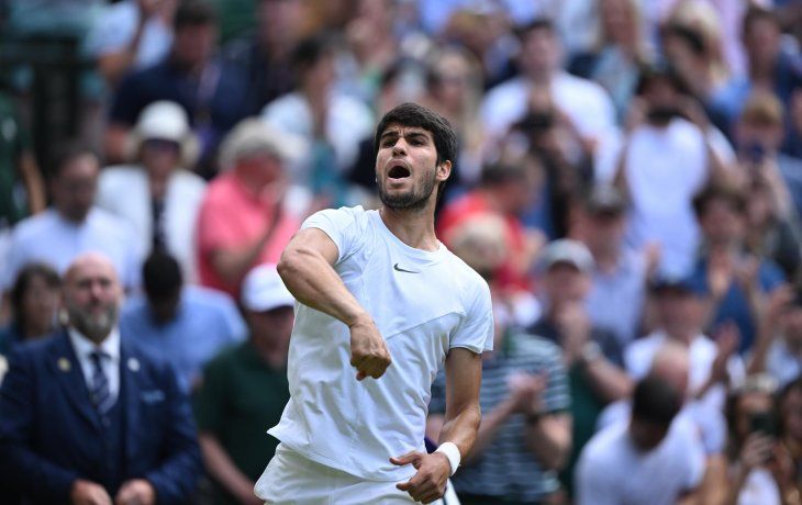 Wimbledon: Carlos Alcaráz ganó y jugara semifinales ante Daniil Medvedev