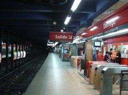 trabajadores del subte levantan molinetes en apoyo al hospital garrahan trabajadores del subte levantan molinetes en apoyo al hospital garrahan