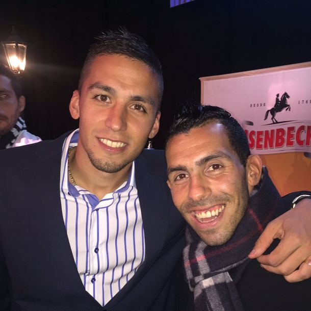 Tobio se puso del lado de Tevez en la interna con Riquelme