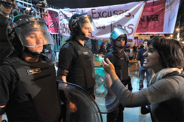 Macri y los incidentes: Nunca vi artistas con facas y bombas molotov