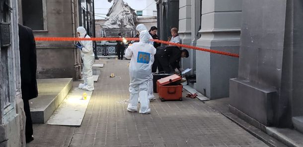 Procesaron a 10 anarquistas por el ataque en el cementerio de la Recoleta y en la casa de Bonadio