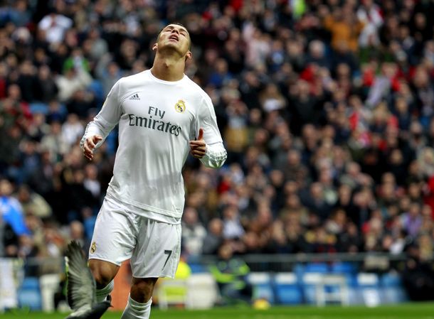 ¿Justicia? Al Madrid le dieron un penal insólito y CR7 la tiró a las nubes