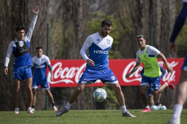 Fernando Gago volvió a entrenarse con normalidad en Vélez