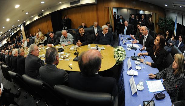 La reunión para definir el nuevo salario mínimo se postergó para el lunes próximo