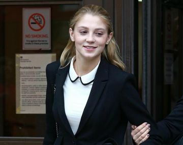 Lavinia Woodward apuñaló a su cita de Tinder pero fue absuelta