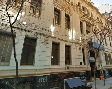 El posteo machista de un profesor del Colegio Pellegrini contra una alumna